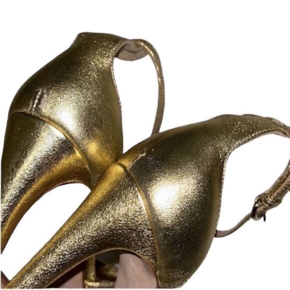 Red Valentino Gold Leather Stilettos
Sandals(Size 7,37) - Picture 6 of 10